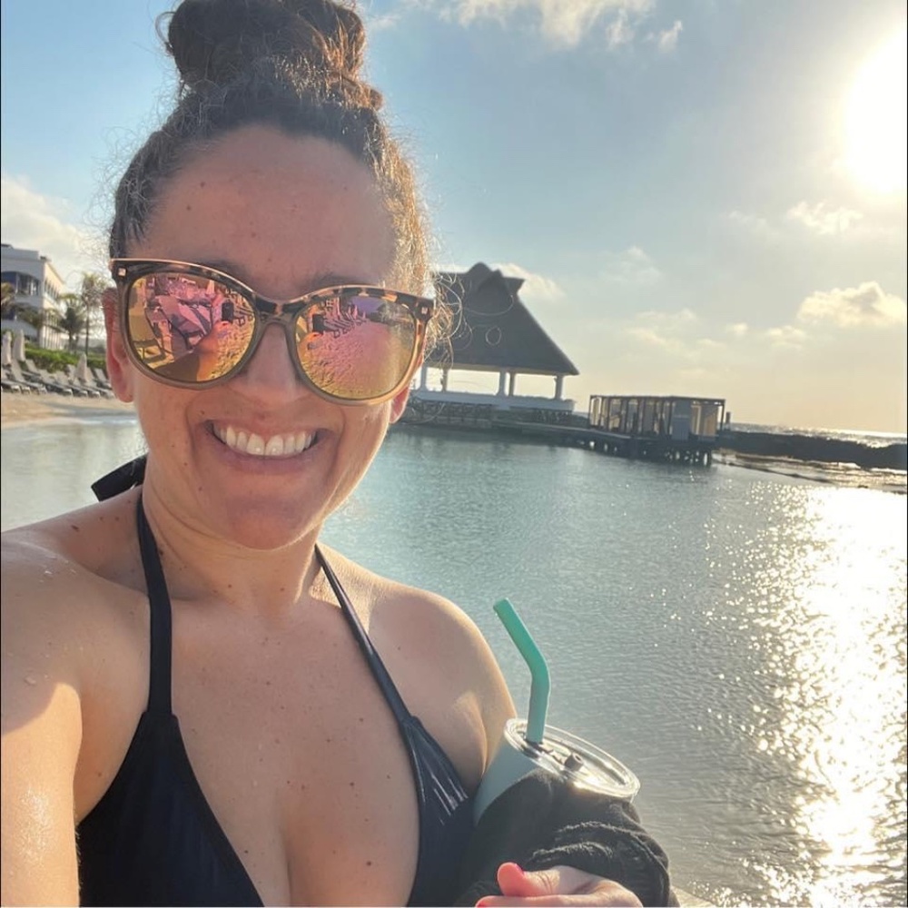 Meet your Posher, Chrissy